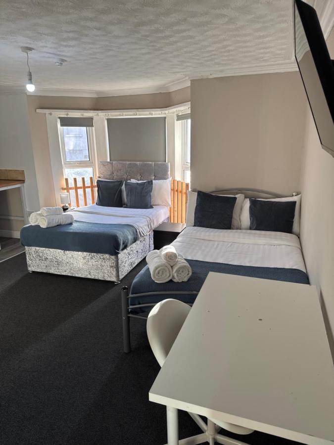 Modern Self Contained Studios