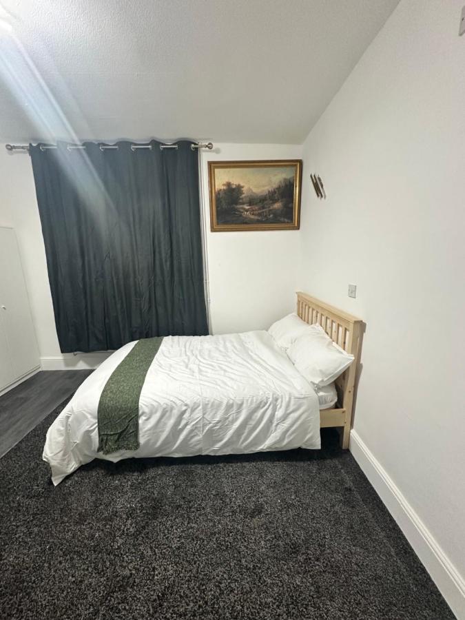Room 3 NG3 2AZ
