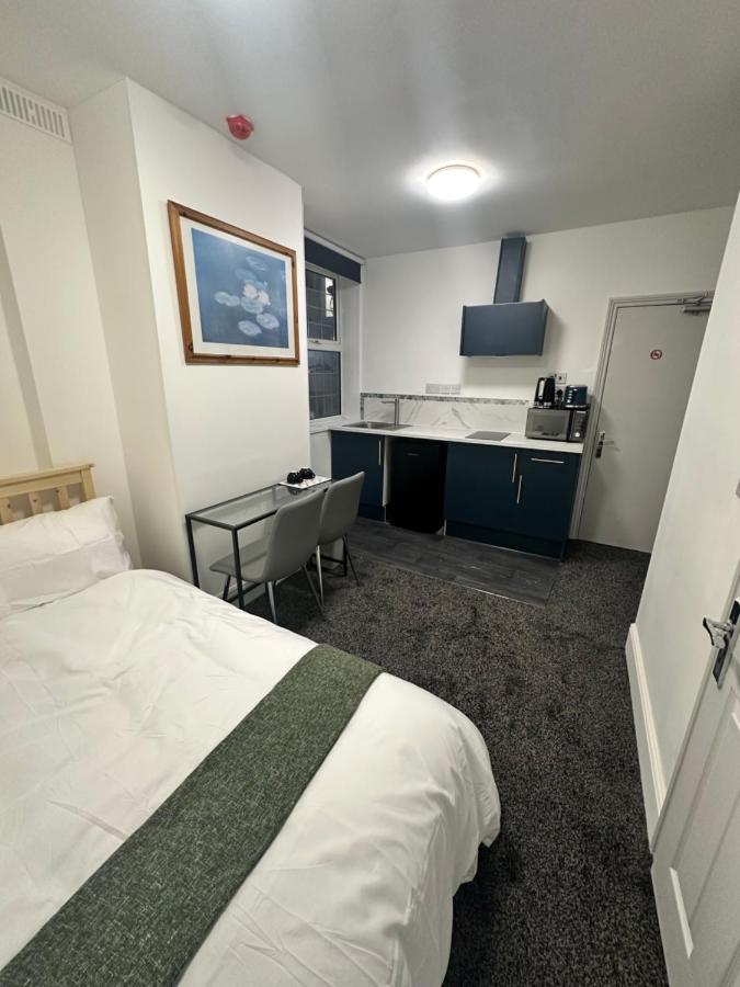 Room 5 NG3 2AZ