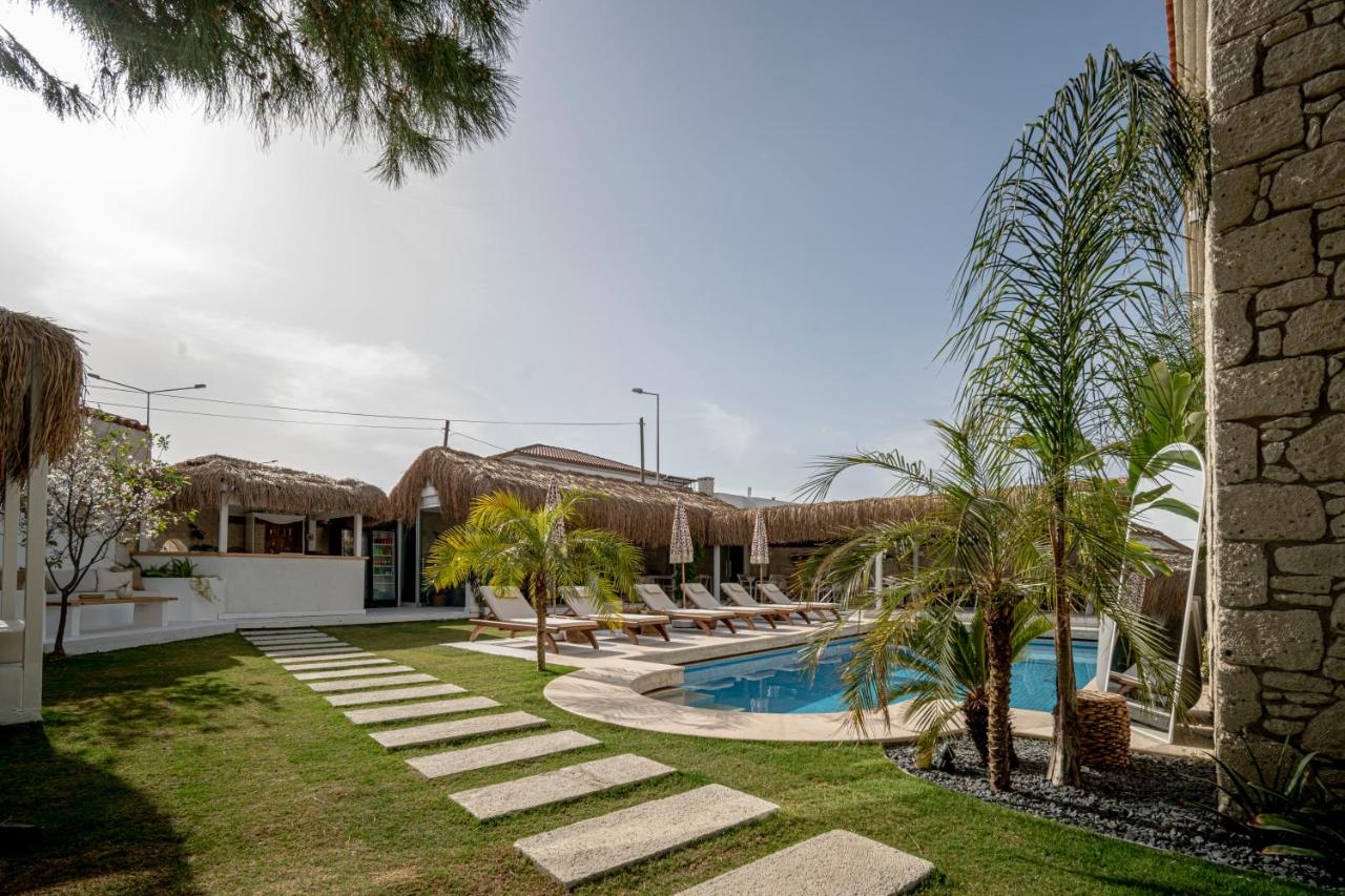 Sandal Alaçatı – Adult Only