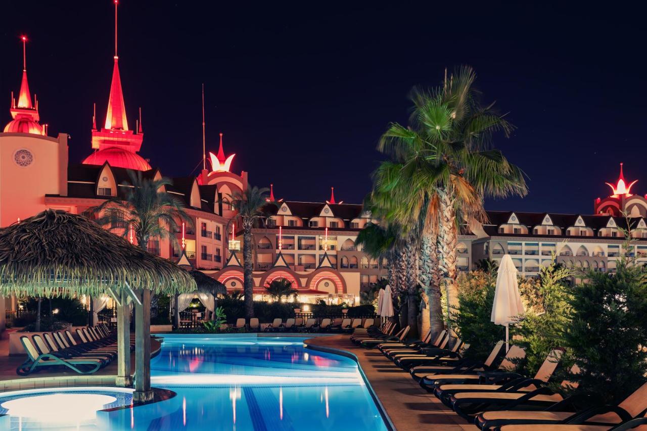 Side Crown Charm Palace Ultra All Inclusive