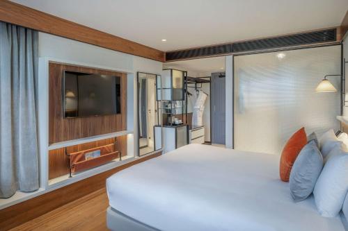 The Level Premium Room with Executive Lounge Access