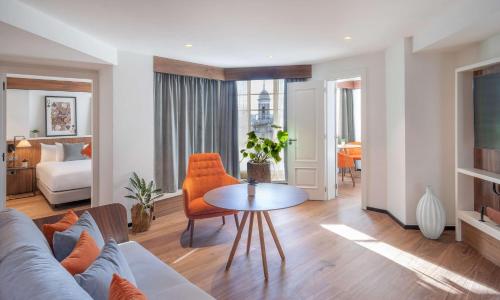 The Level Suite 2 Bedroom with Executive Lounge Access