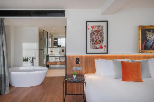 The Regent's Suite with Executive Lounge Access