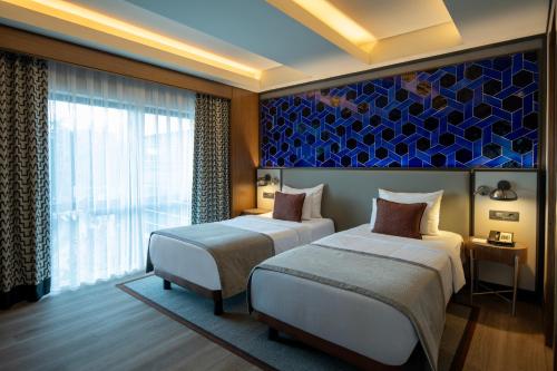 Junior Suite with Two Single Beds