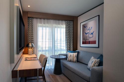 Privilege Superior Room with Two Single Beds and Sofa