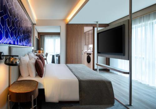 Superior Room with Double Bed and Sofa
