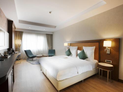 Junior Suite with Free Spa Access
