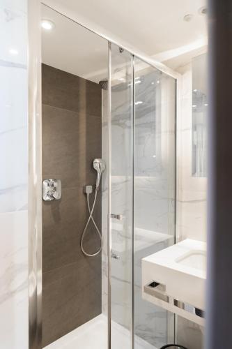 Deluxe Double Room with Extra Bed