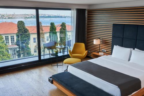 Junior Suite with Terrace and Bosphorus View