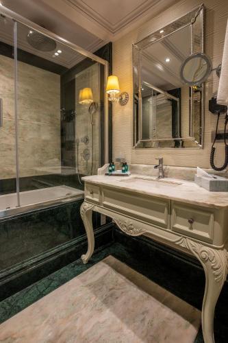 Deluxe Double Room - Bosphorus View