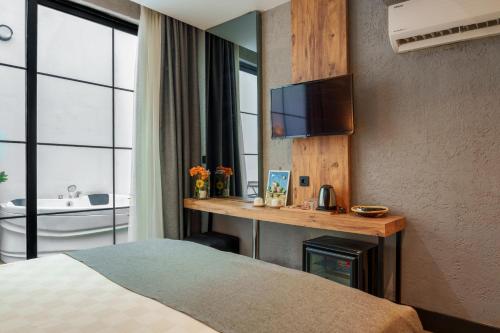 Suite with Spa Bath