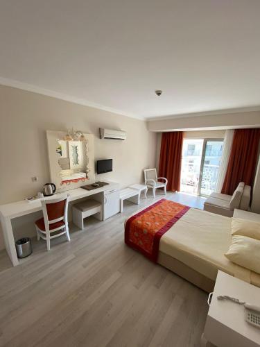 Üç Kişilik Oda - Balkonlu