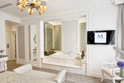 Suite with Spa Bath