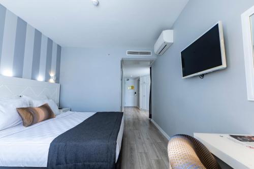Double Room with Balcony (3 Adults)