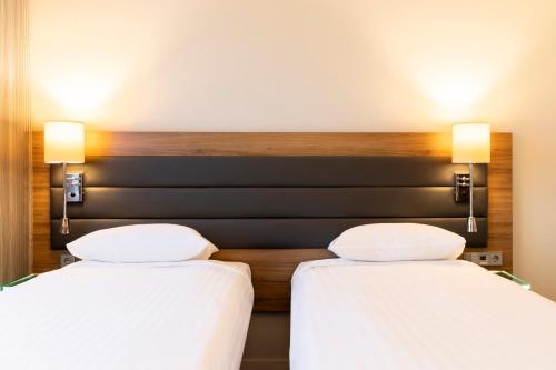 Moxy Twin Room