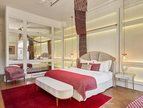 Junior Suite with Istiklal Avenue View