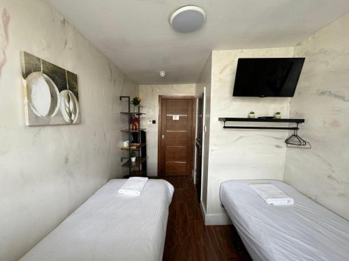 Economy Twin Room