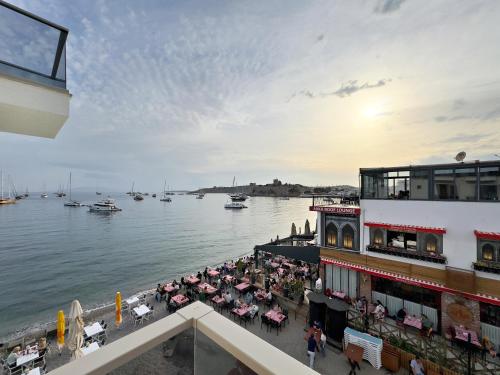 Çift Kişilik Oda - Balkonlu ve Deniz Manzaralı