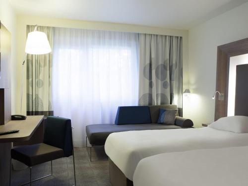 Premium Queen Room - Two Single Sofa Beds