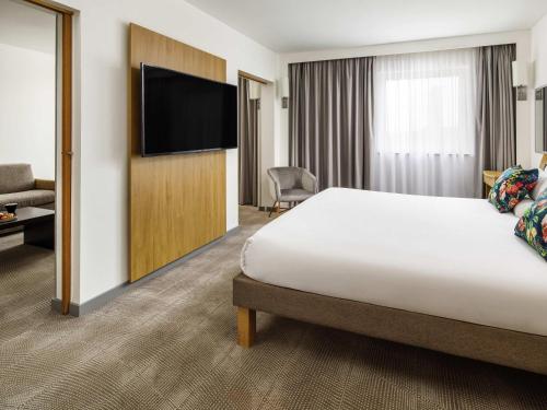 Executive King Suite with Sofa