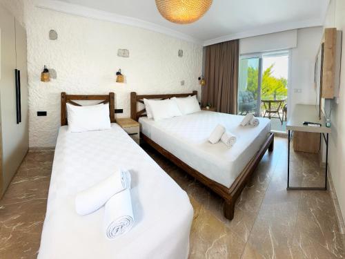 Triple Room with Balcony