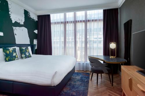 Superior Room with Super King Bed
