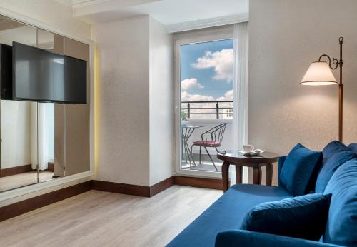 with Terrace Suite