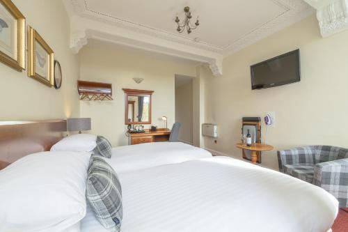 Standard Twin Room with Princes Street View