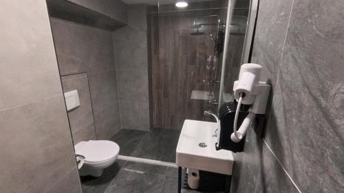 Büyük Çift Kişilik Oda