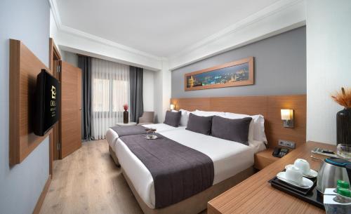 Connecting Family Room - Free Access to Spa