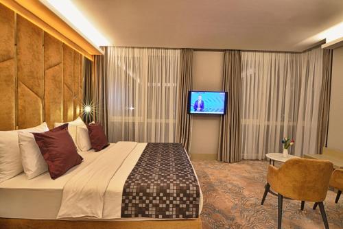 Junior Double Suite with Balcony and View