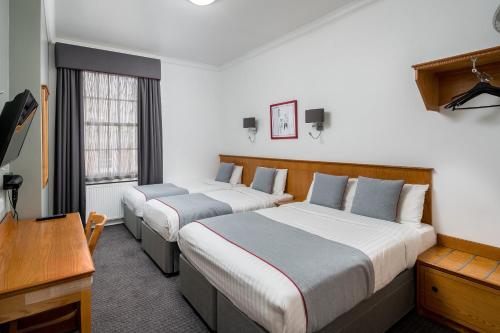 Deluxe Quadruple Room