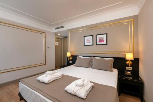 Deluxe Double Room - Side Sea View
