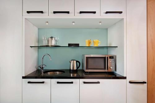 Executive Studio - City View (Family)