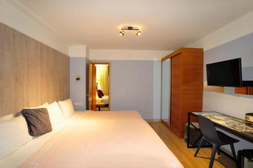 Standard Double or Twin Room- No View