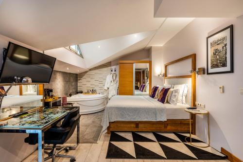 Penthouse Suite with Terrace
