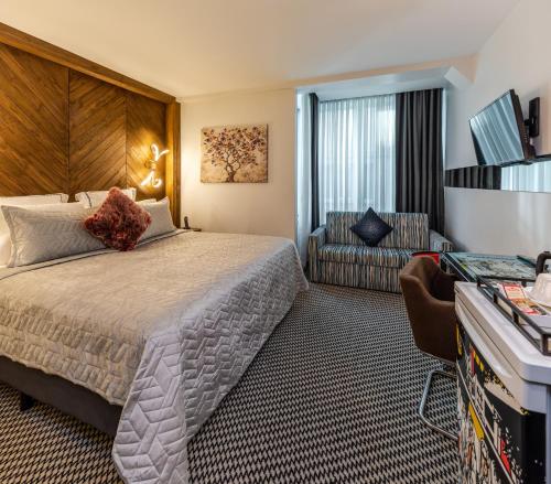 Premium King Room