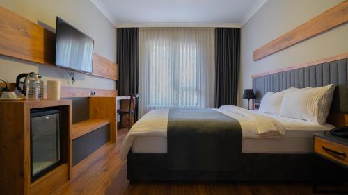 Suite - Lake View