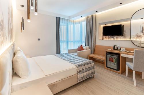 Çift Kişilik Oda - Balkonlu ve Deniz Manzaralı