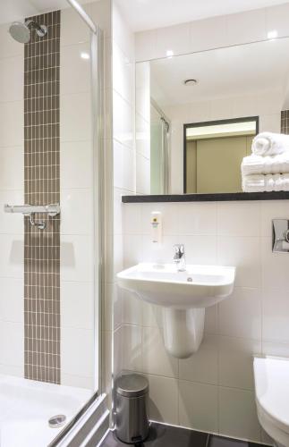 Classic Twin Room - With Window 