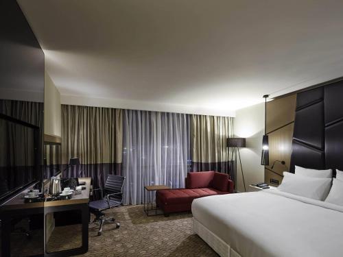 Deluxe Room with King Bed - City View