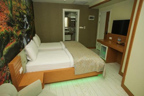 Double or Twin Room - Garden View