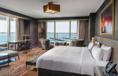 Suite - Balkonlu ve Deniz Manzaralı