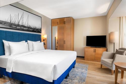 Suite with Balcony and Sea View