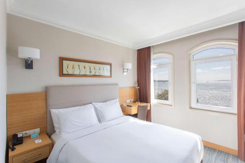 Standard Room - Sea View - Non-Smoking
