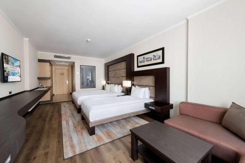 Superior Twin Room - Non-Smoking