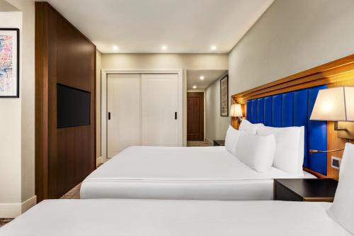 King Family Suite with Balcony, Pool View
