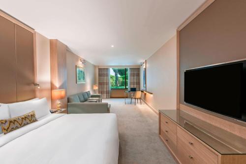 Garden Deluxe King Room