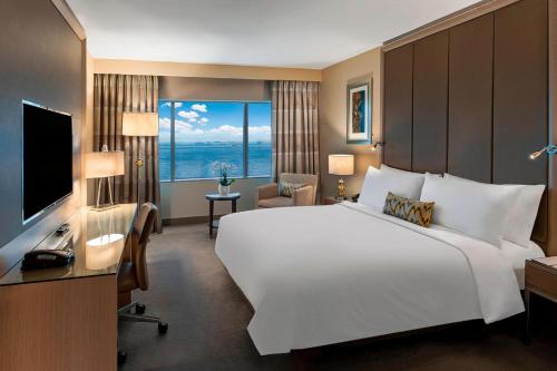 Sea View Deluxe King Room